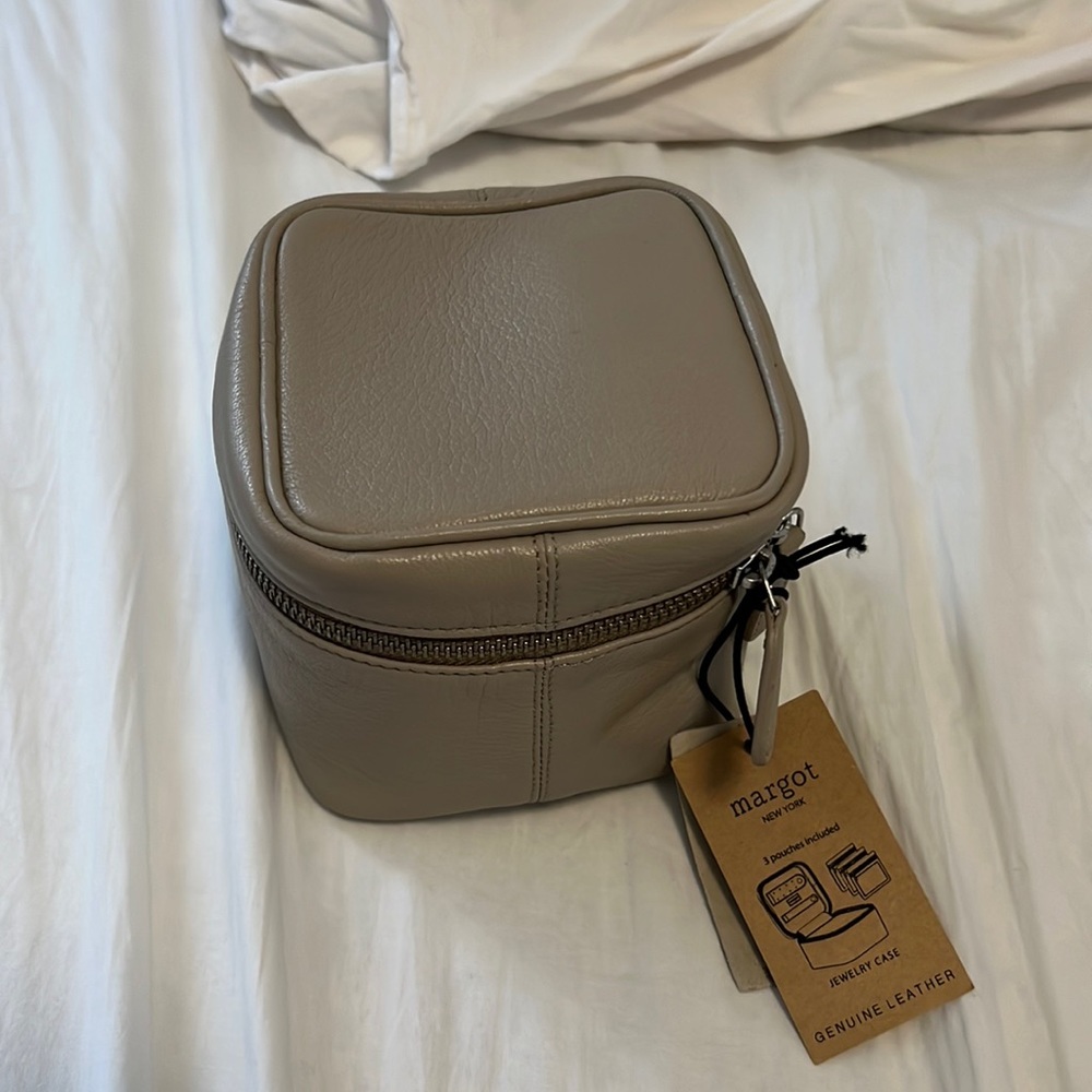 NWT jewelry case
